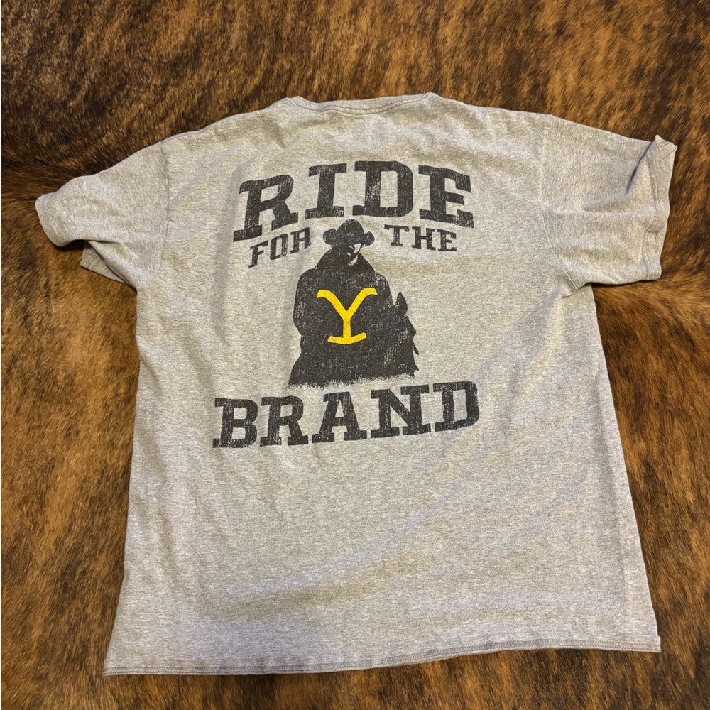 Gray Graphic Tee - Short Sleeve